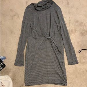 Black and white bodycon dress